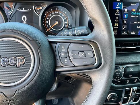 Used 2025 Jeep Wrangler Unlimited Sport AWD/4WD image 19