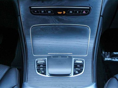 Used 2021 Mercedes-Benz GLC 300 image 13