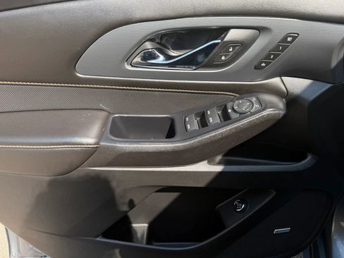 Used 2020 Chevrolet Traverse Premier image 22