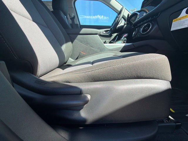 New 2026 Chevrolet Blazer LT w/ Convenience Package FWD image 23