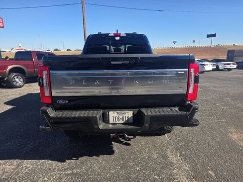 Used 2024 Ford F250 Platinum w/ FX4 Off-Road Package image 6