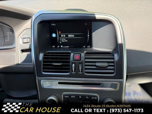 Used 2016 Volvo XC60 T6 w/ Proximity Package AWD/4WD image 24