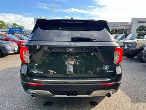 Used 2022 Ford Explorer Limited w/ Equipment Group 301A AWD/4WD image 7