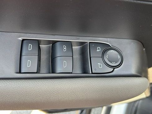 Used 2025 Chevrolet Colorado ZR2 w/ Technology Package image 24