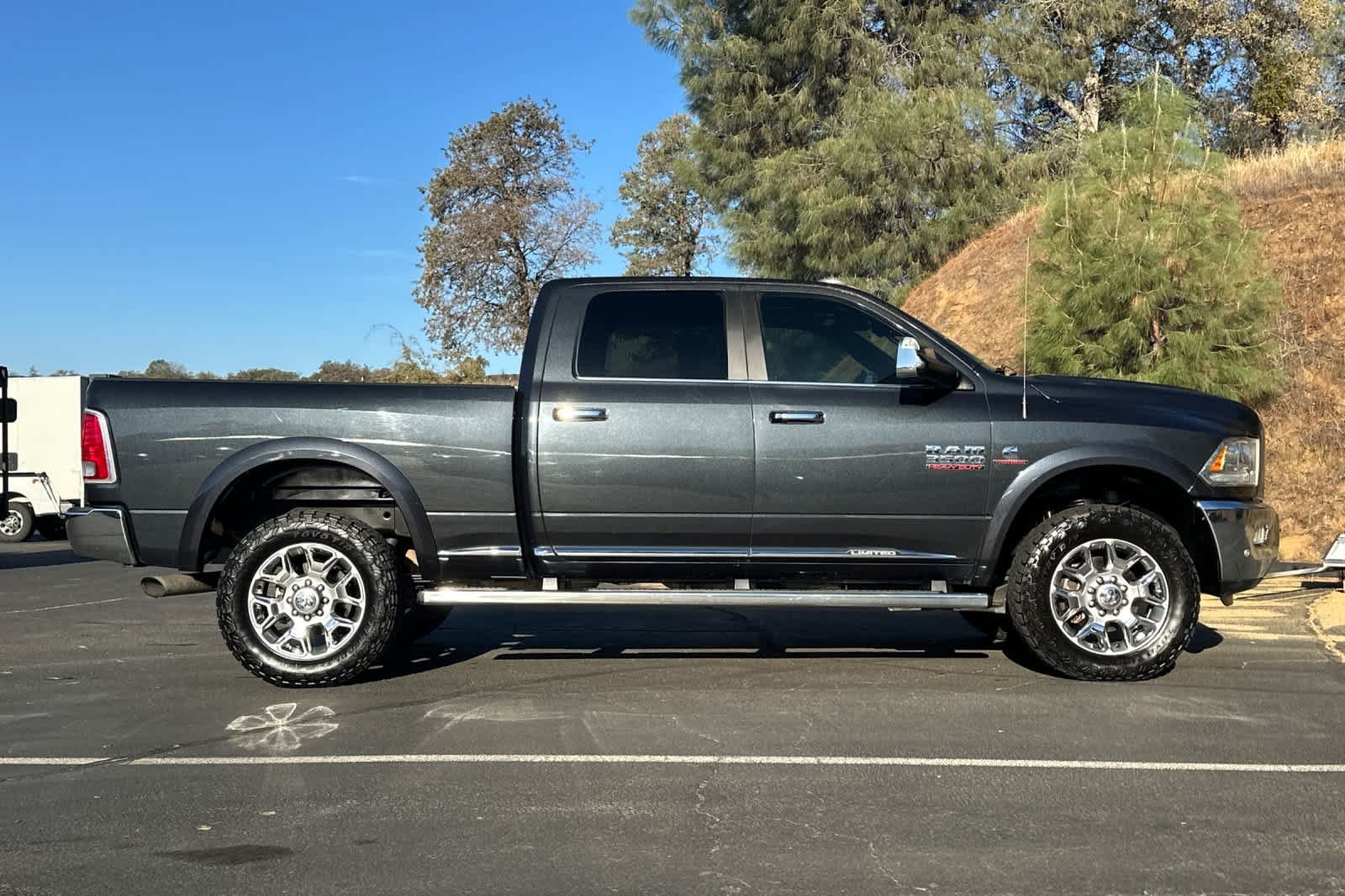 Used 2016 RAM 3500 Laramie Longhorn AWD/4WD image 3
