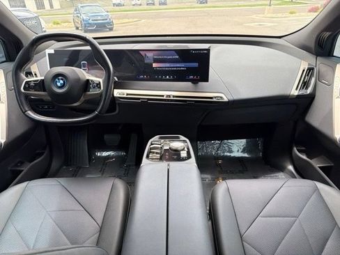 Used 2024 BMW iX xDrive50 w/ Sport Package AWD/4WD image 20