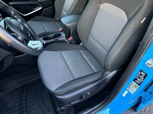 Used 2023 Kia Soul S image 16