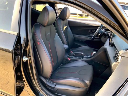 Used 2021 Hyundai Veloster 2.0 Premium image 8