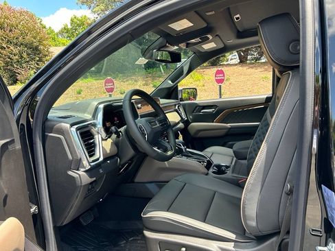New 2026 GMC Canyon Denali w/ LPO, Denali Black Edition AWD/4WD image 41