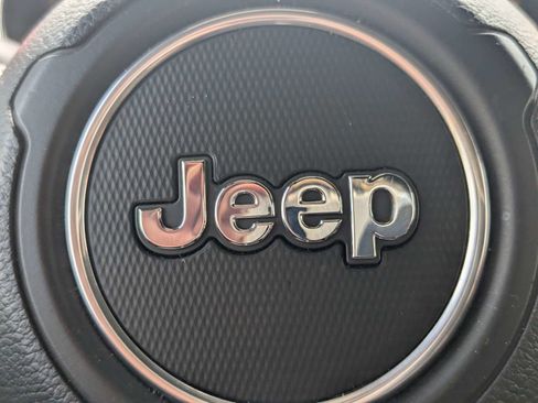 Used 2021 Jeep Wrangler Unlimited Rubicon AWD/4WD image 37