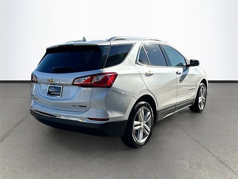 Used 2018 Chevrolet Equinox Premier image 7