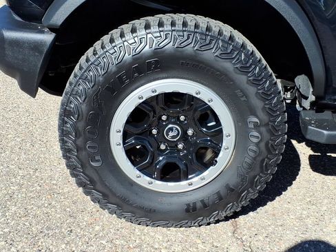 Used 2023 Ford Bronco Outer Banks w/ Sasquatch Package AWD/4WD image 9