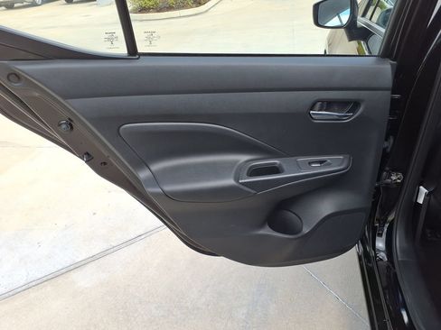Used 2025 Nissan Versa SV FWD image 16