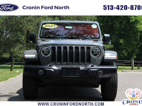 Used 2021 Jeep Wrangler Unlimited Sahara AWD/4WD image 2