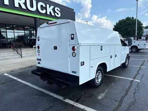 Used 2017 Chevrolet Express 3500 RWD image 8