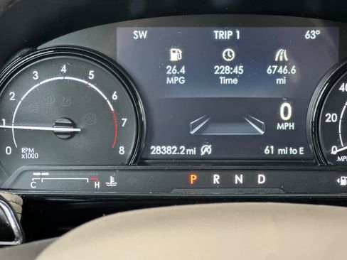 Used 2022 Lincoln Corsair FWD w/ Rear Removable Package Tray image 29