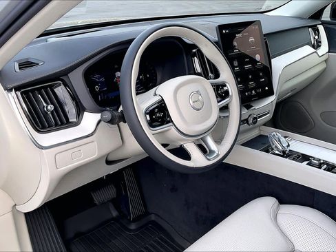 New 2026 Volvo XC60 B5 Ultra w/ Protection Package Premier image 8
