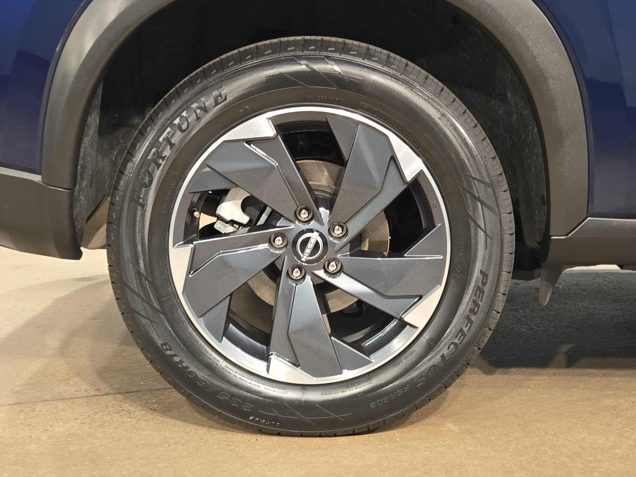 Used 2025 Nissan Rogue SV AWD/4WD image 17