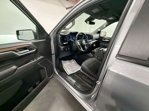 Used 2025 Chevrolet Silverado 1500 LT AWD/4WD image 10