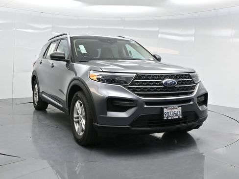 Used 2022 Ford Explorer XLT image 65