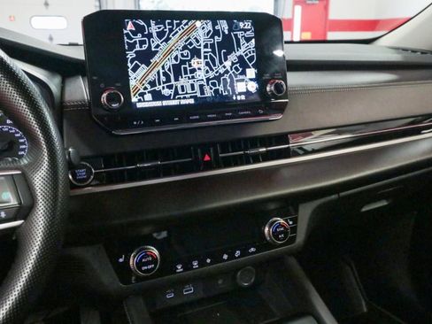 Used 2024 Mitsubishi Outlander SE image 15