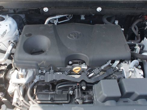 Used 2023 Toyota RAV4 LE AWD/4WD image 26