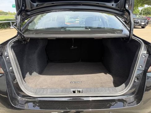 Used 2025 Nissan Versa SV FWD image 27