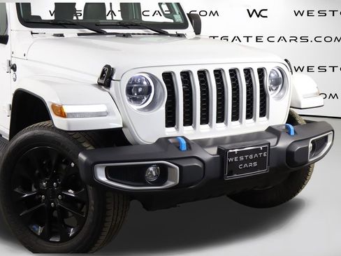 Used 2023 Jeep Wrangler Unlimited Sahara w/ Cold Weather Group AWD/4WD image 50