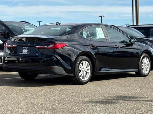 Used 2025 Toyota Camry LE FWD image 5