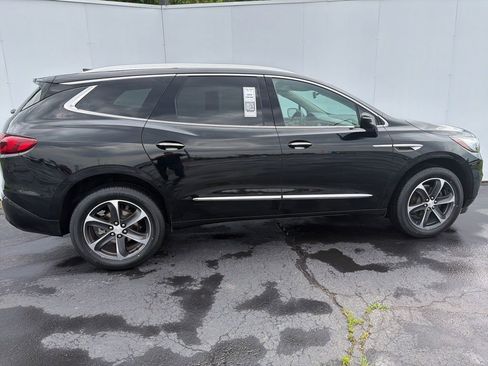 Used 2020 Buick Enclave Essence w/ Sport Touring Edition FWD image 3