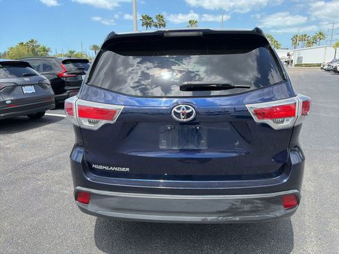 Used 2016 Toyota Highlander LE image 6