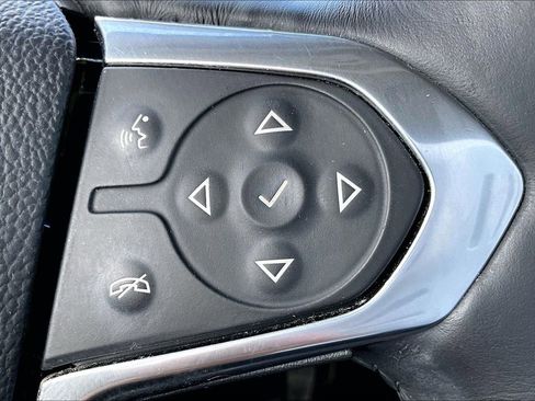 Used 2018 Chevrolet Traverse Premier w/ Driver Confidence II Package image 26