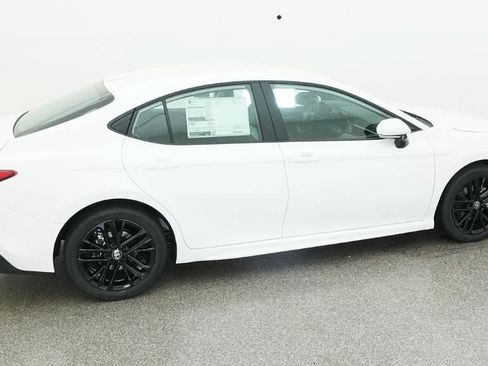 New 2026 Toyota Camry SE FWD image 5