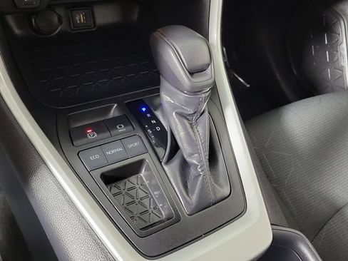 Used 2025 Toyota RAV4 XLE FWD image 30