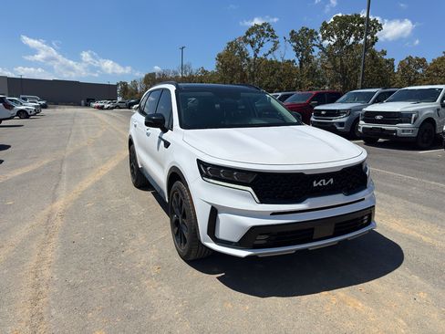 Used 2023 Kia Sorento SX AWD/4WD image 3