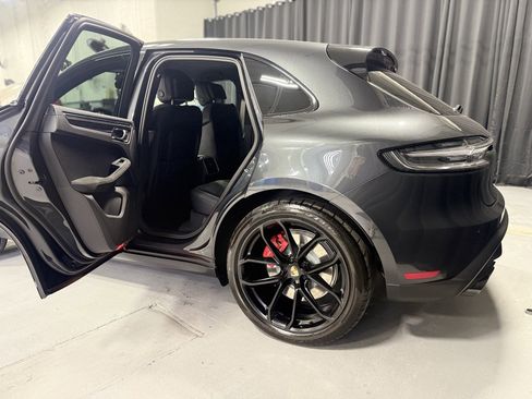 Used 2025 Porsche Macan GTS image 8