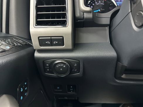 Used 2022 Ford F250 Lariat w/ Lariat Ultimate Package image 39