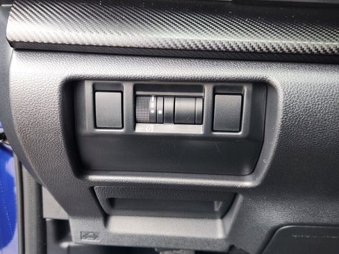 Used 2024 Subaru Crosstrek 2.0i Premium image 25