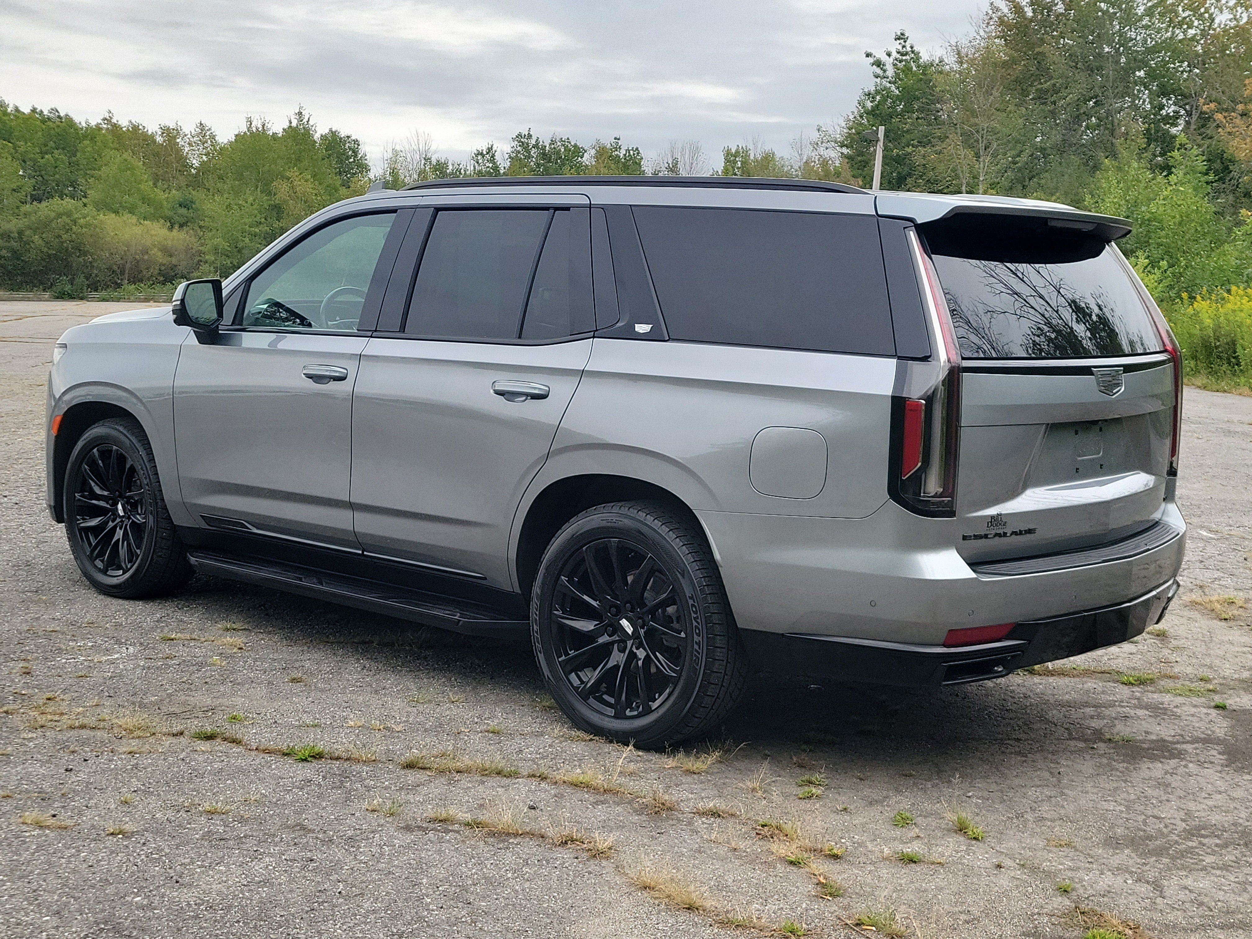 Used 2023 Cadillac Escalade Sport w/ LPO, ONYX Package AWD/4WD image 7