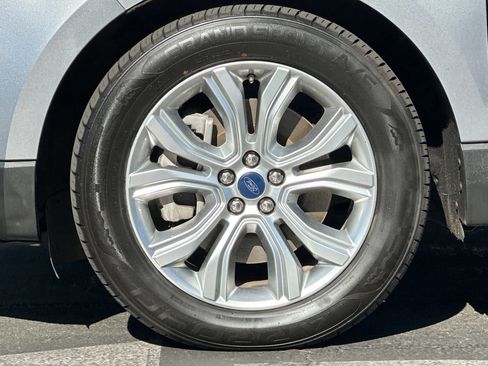 Used 2022 Ford Edge Titanium image 26