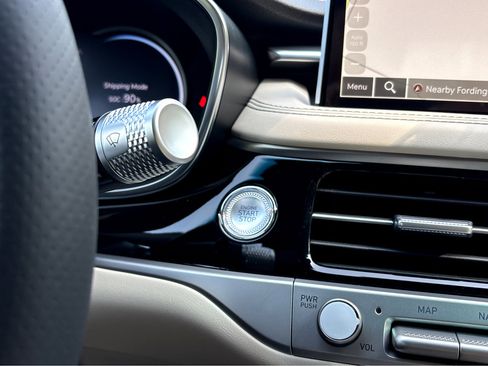 New 2026 Genesis G70 2.5T image 10