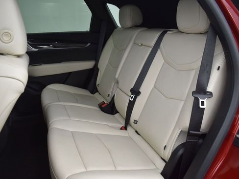 Certified 2023 Cadillac XT5 Sportv w/ Technology Package image 29