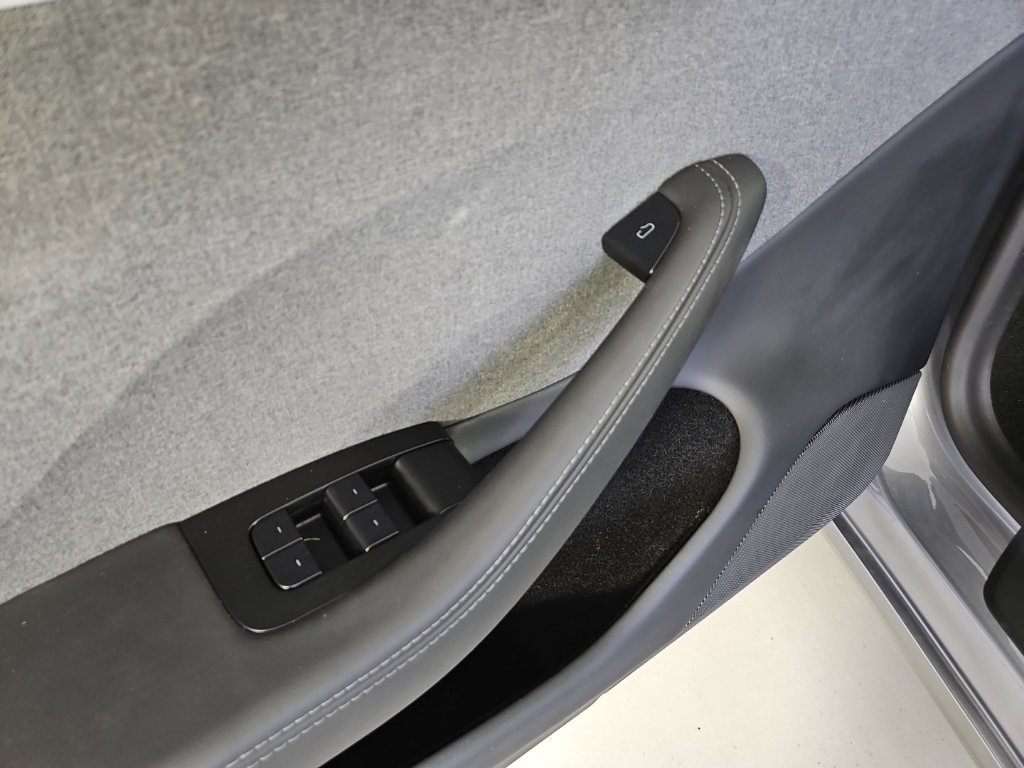 Used 2025 Tesla Model 3 Long Range RWD image 12