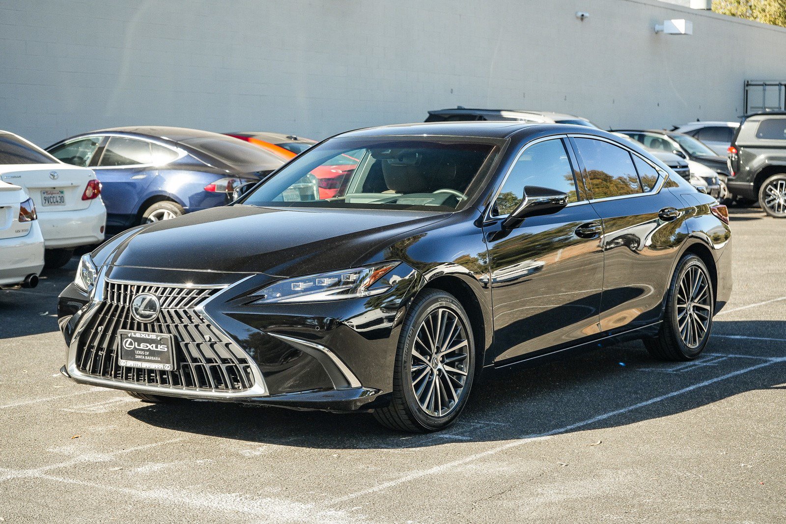 Used 2025 Lexus ES 300h w/ Premium Package FWD image 3