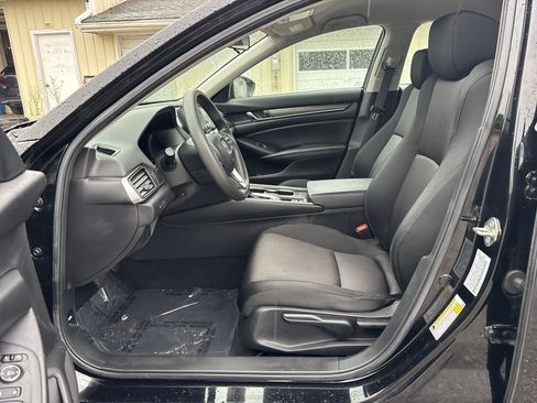 Used 2019 Honda Accord LX image 14