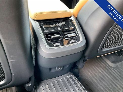 Certified 2023 Volvo XC60 B5 Ultimate w/ Protection Package Premier image 31
