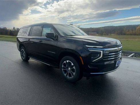 New 2026 Chevrolet Suburban LT w/ Comfort Package image 2