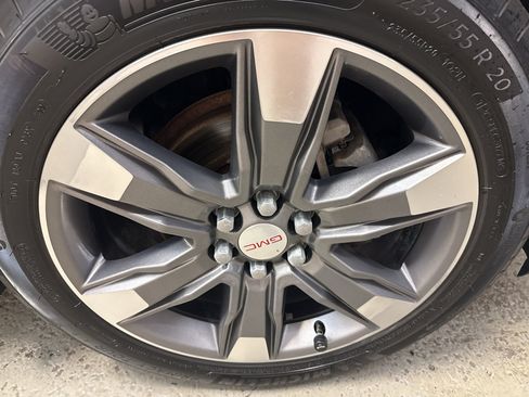Used 2019 GMC Acadia SLT w/ LPO, Floor Liner Package AWD/4WD image 40