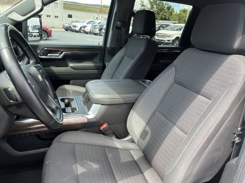 Used 2024 Chevrolet Silverado 2500 LT w/ Convenience Package image 16