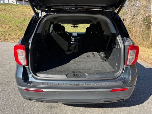 Used 2023 Ford Explorer XLT image 17